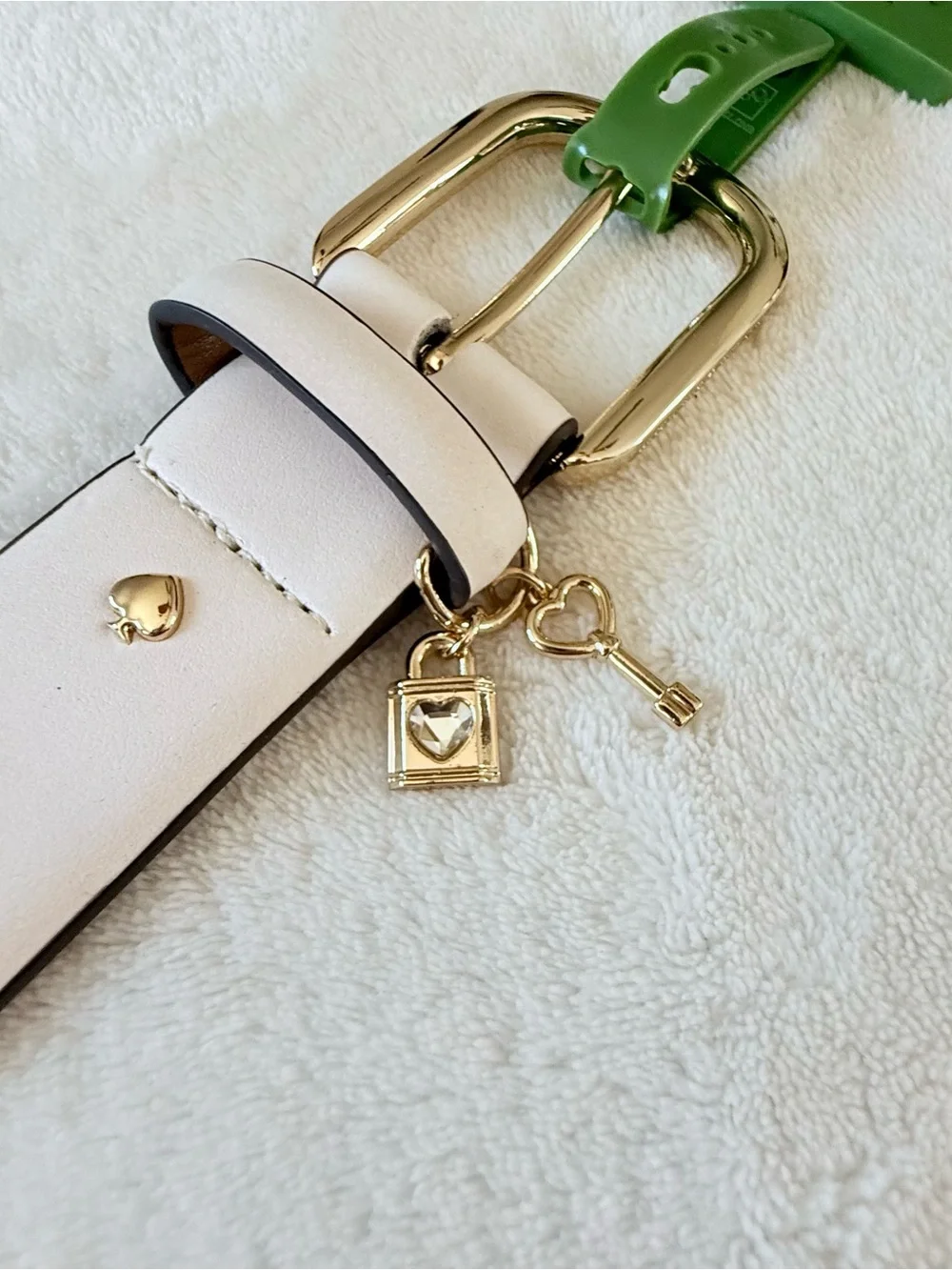 New Kate Spade Cream Leather Belt with Gold Lock & Key Charm - Size Medium (NWT)